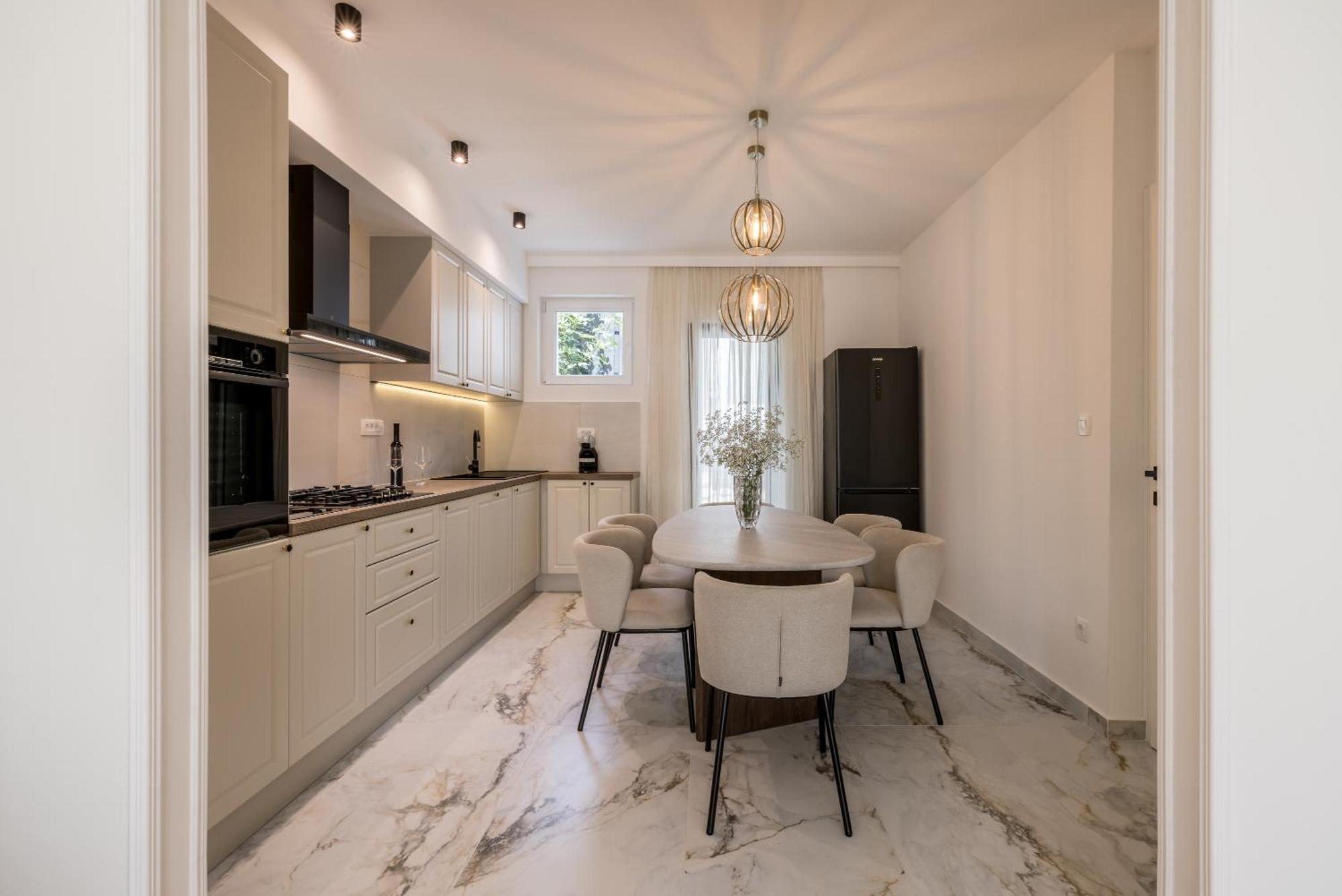 Apartment Lux Garden Luxury 2